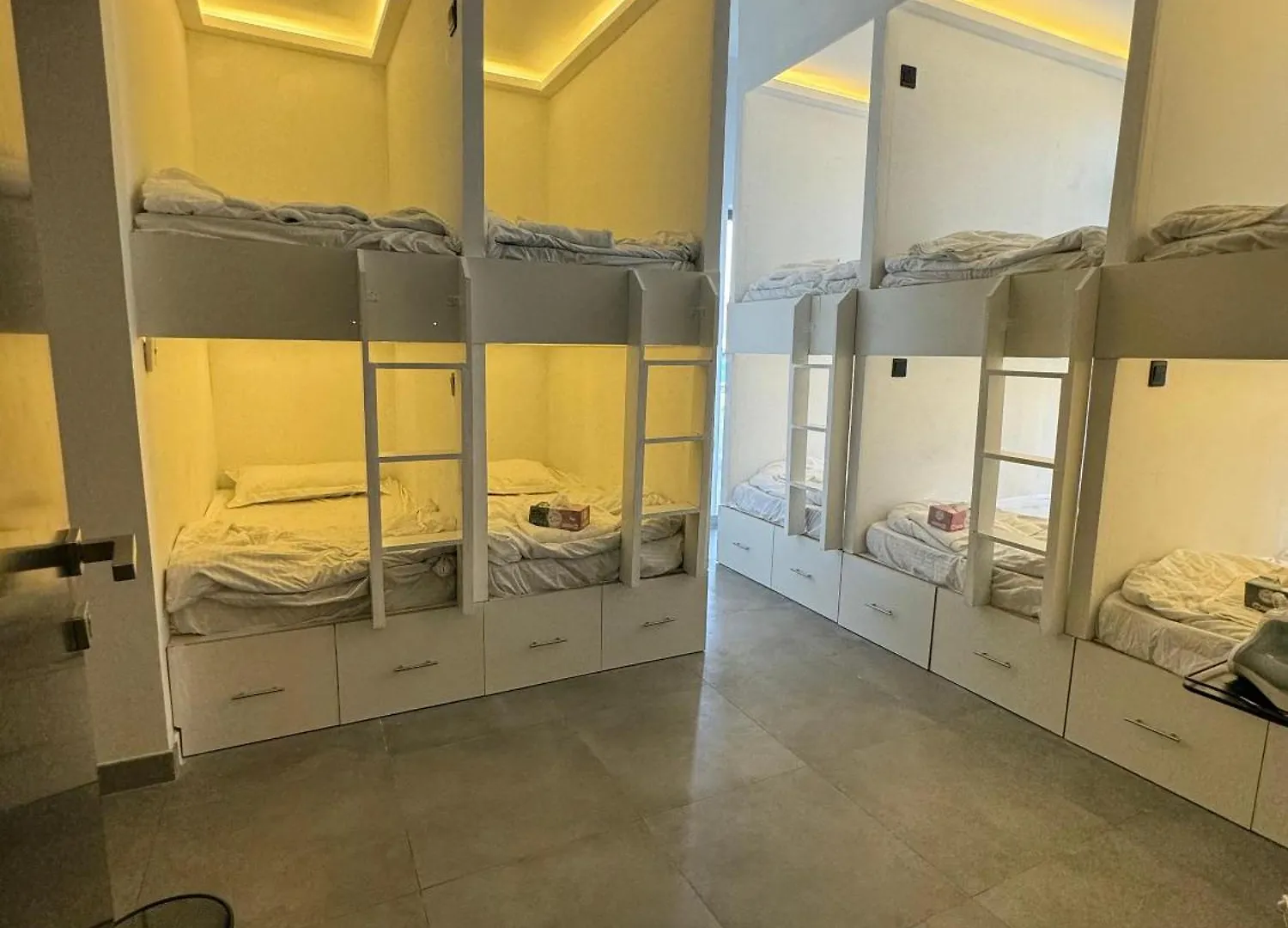 Urban Homz Hostel Dubai Bed & Breakfast